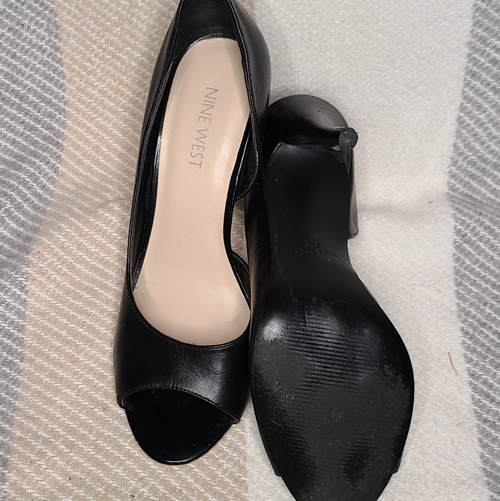 Heels - Picture 2 of 3